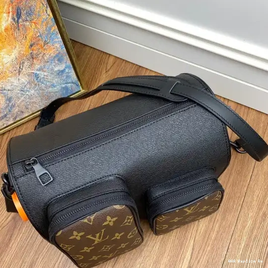AAA Pruses Bags VUITTON MESSEANGER BAG LOUIS 0604